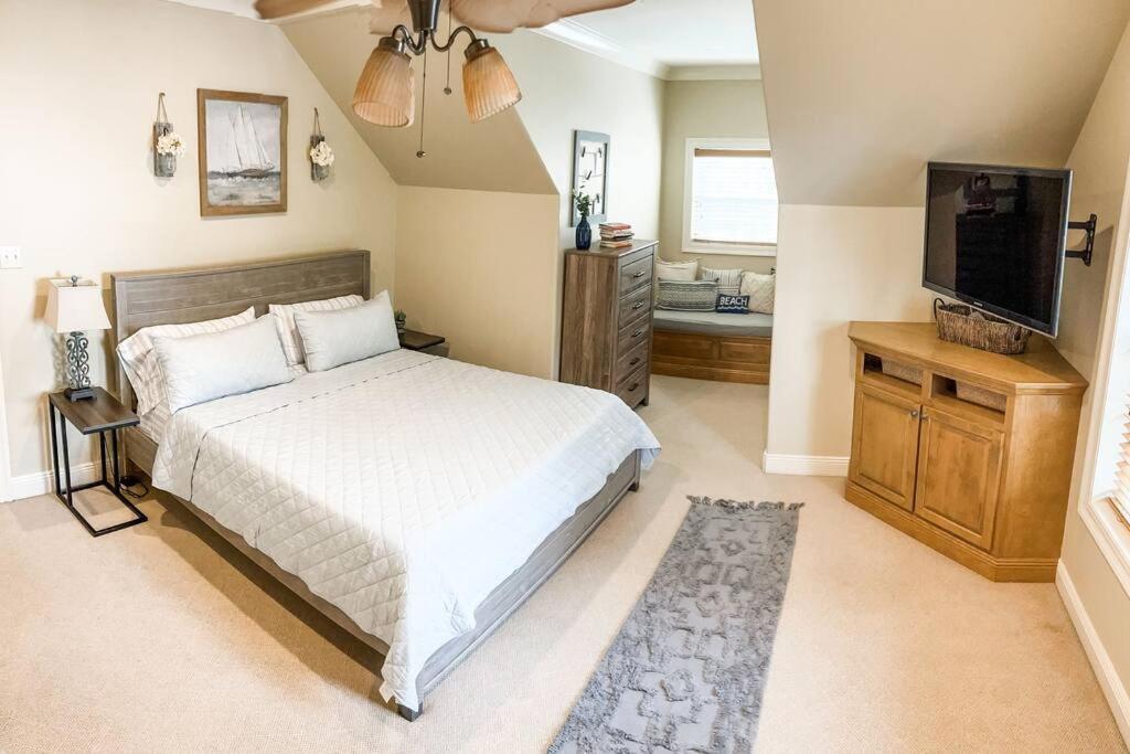 Pet Friendly Tranquil Cottage With Fire-Pit And Seasonal Hot Tub Sept-March Minutes To Beaches Dauphin Island Exterior foto