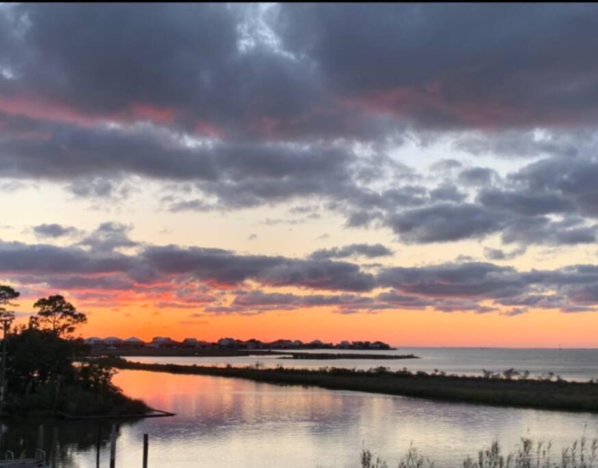 Pet Friendly Tranquil Cottage With Fire-Pit And Seasonal Hot Tub Sept-March Minutes To Beaches Dauphin Island Exterior foto